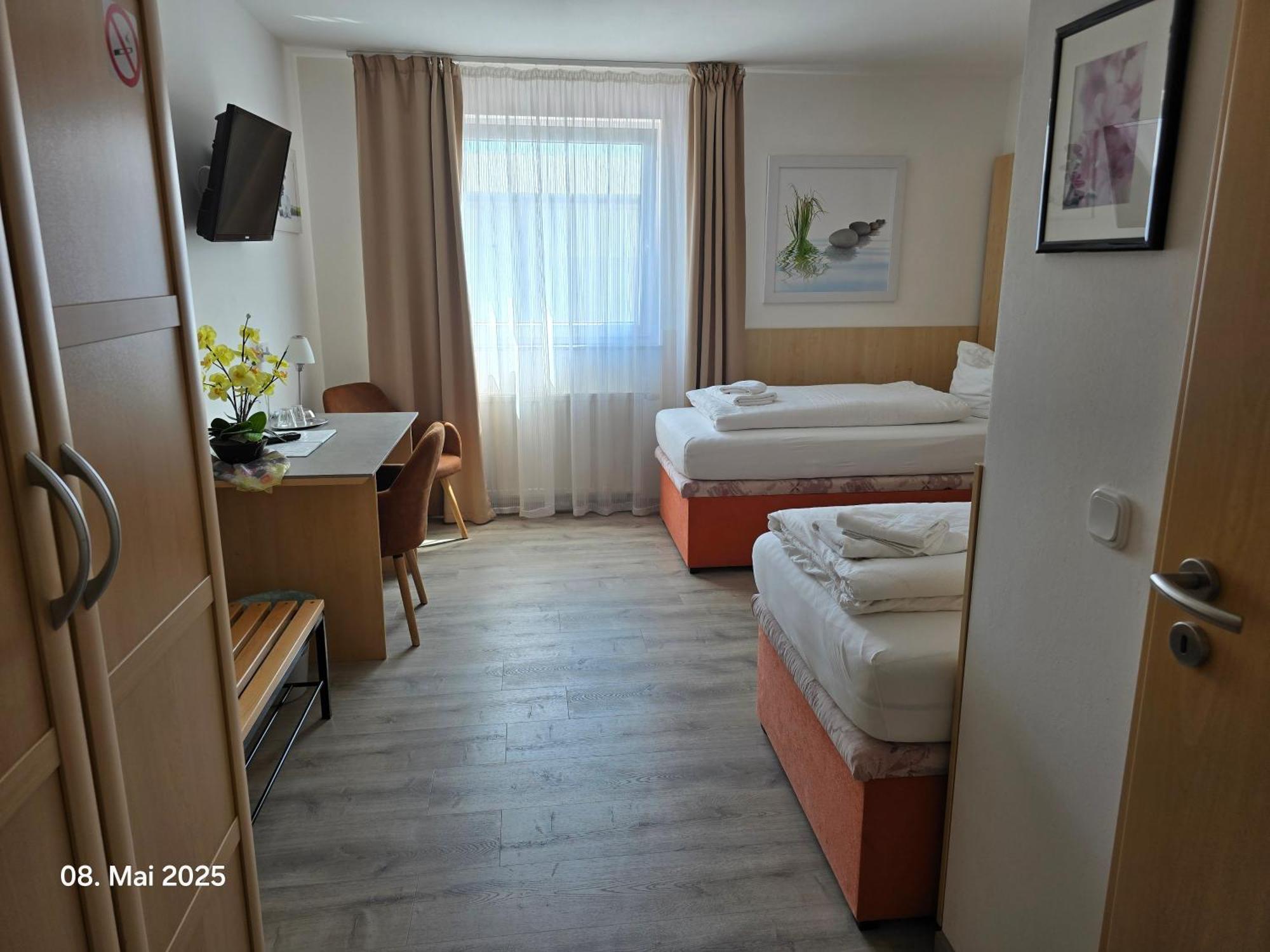 Hotel Ackermann Riedstadt Eksteriør bilde