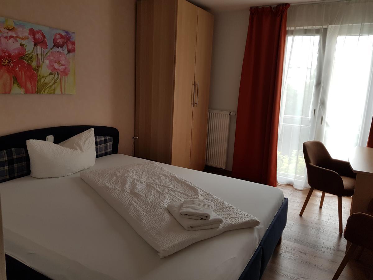 Hotel Ackermann Riedstadt Eksteriør bilde