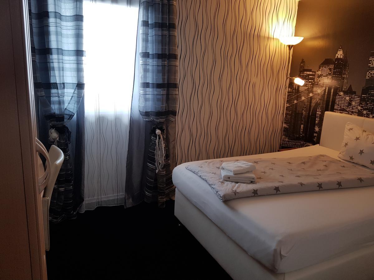 Hotel Ackermann Riedstadt Eksteriør bilde
